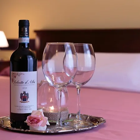 Cascina Pugnane Farm stay Castiglione Falletto