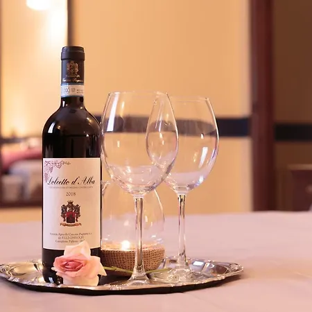 Cascina Pugnane Фермерский дом *